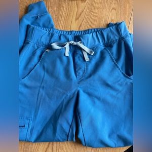 FIGS XS Petite Zamora Joggers Capri Blue